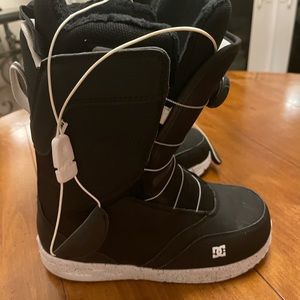 Snowboard Boots women 7 DC